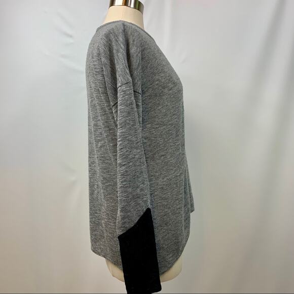 Old Navy Grey Black Light Knit Sweater Long Sleeve Hi Lo Hem Small/Medium - Picture 4 of 11
